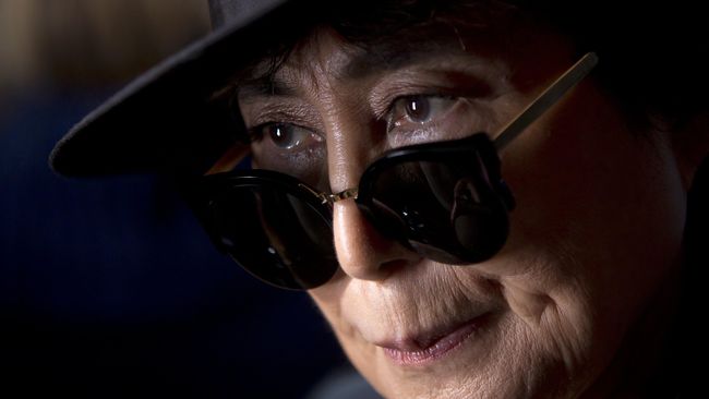 Sampai hari ini sosok Yoko Ono masih sehat walafiat dan produktif. Dua album baru telah ia buat dan dirilis saat ulang tahunnya, hari ini (18/2).
