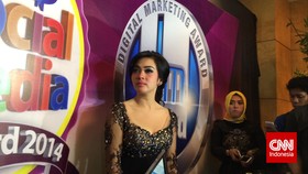 Hotman Pastikan Syahrini Datang Bersaksi untuk Kasus Samad