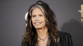 Pesan Hangat Steven Tyler bagi Korban Badai Salju AS