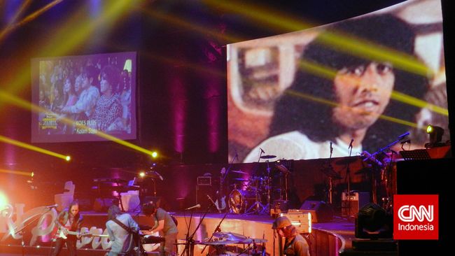 Yon Koeswoyo akan menggelar konser di Balai Sarbini, 9 Desember mendatang. Lagu-lagu legendari dari Koes Plus akan kembali didendangkan.