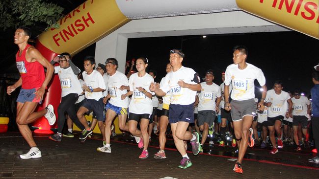 Perlombaan lari malam belakangan tengah menjamur di Jakarta. Olahraga ini&nbsp;berbeda karena perlombaan tidak dimulai sampai pukul 10 malam tiba.