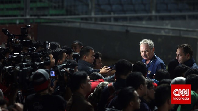 Pemain pengganti tim Filipina pada laga akhir pekan lalu menjadi sorotan pelatih tim nasional Indonesia Alfred Riedl untuk diwaspadai dalam laga petang ini.