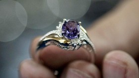 Cincin Indah dari Tanaman Asli untuk Pernikahan