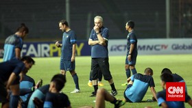 'Riedl Selalu Rindu Melatih Timnas Indonesia'