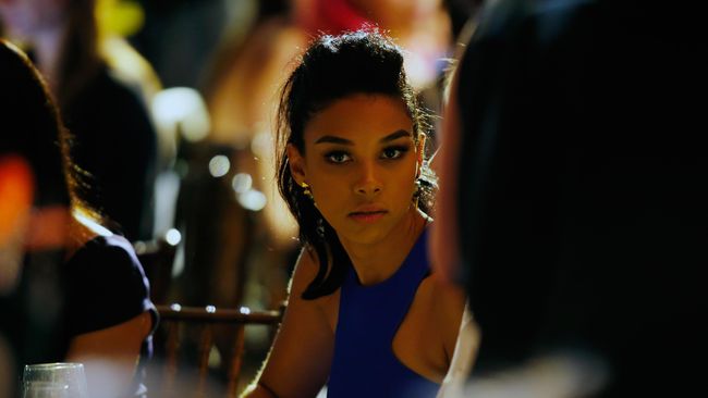 Setidaknya, ada tiga alasan yang membuat&nbsp;Alexandra Shipp gentar memerankan Aaliyah, penyanyi yang meninggal akibat kecelakaan.