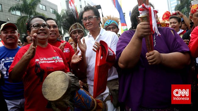 Menurut Kepala Dinas Budaya dan Pariwisata Jayapura, Chris K. Tokoro, tifa tak dapat sembarang dimainkan.