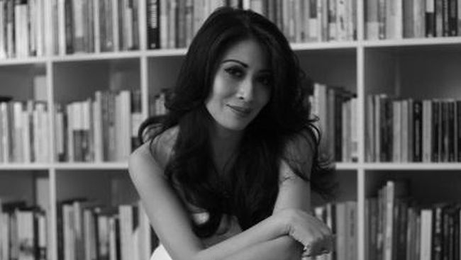 Indonesia Menang Penghargaan Sastra Berkat Novel Berlatar '65 Laksmi Pamuntjak unggul dengan 56 persen suara, mengalahkan penulis asal Tunisia, Afrika, Argentina, dan Israel.