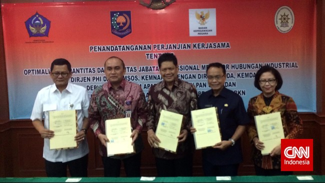 Sebanyak dua belas provinsi di Indonesia dinilai rawan perselisihan industri. Peran mediator dianggap perlu meminimalisir sengketa perburuhan.