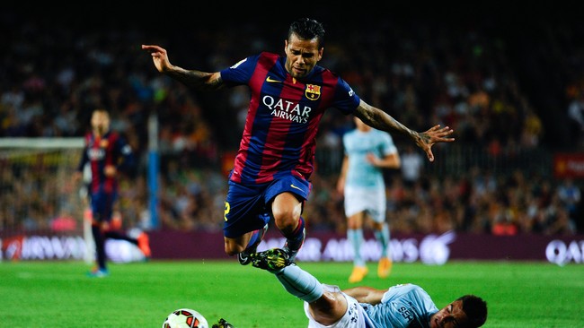 Memiliki Dani Alves di sisi kanan terlebih dengan status bebas transfer. Hal itu tentu sangat menggoda banyak klub, termasuk Manchester United.