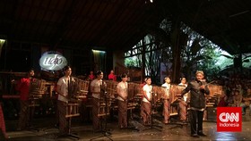 Saung Angklung Mang Udjo Gemparkan Stockholm