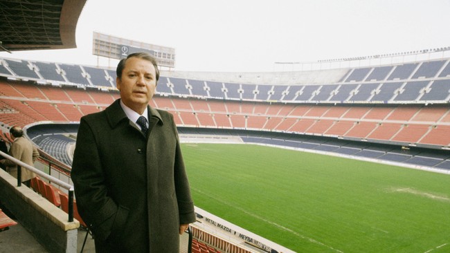 Mantan presiden Barcelona yang membawa klub Katalonia itu merebut 25 gelar juara, dihukum penjara karena kasus penggelapan pajak dan penyuapan.