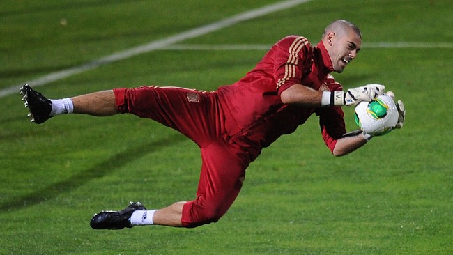 Setelah gagal menembus tempat utama di Manchester United, Victor Valdes, akhirnya resmi bergabung dengan tim promosi Liga Primer Middlesbrough.