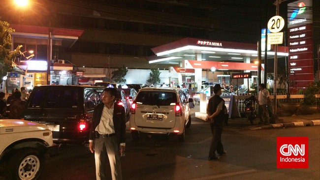 Pekan lalu, tarik ulur penerapan subsidi tetap bahan bakar minyak (BBM) pada 2015 masih terjadi diantara pejabat pemerintah.