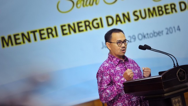 Menteri ESDM Sudirman Said meminta Naryanto Wagimin untuk melepaskan jabatan Pelaksana tugas Dirjen karena mendaftarkan diri dalam lelang jabatan Dirjen Migas.