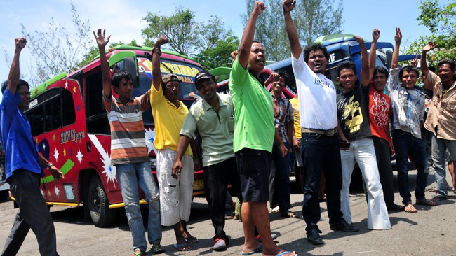 Batasan kenaikan tarif tersebut tidak hanya berlaku untuk layanan angkutan umum penumpang, tetapi juga angkutan logistik.