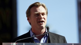 Christopher Nolan Tak Gengsi Merayu David Bowie