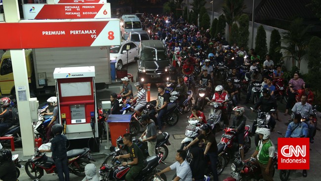 Masyarakat diimbau untuk tidak terburu-buru dalam mencairkan dana kompensasi akibat kenaikan bahan bakar minyak (BBM) untuk dijadikan simpanan produktif.