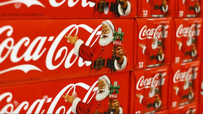 Empat petugas polisi, dua wartawan dan empat pengunjuk rasa terluka dalam aksi penyerangan kantor-kantor Coca-Cola di Meksiko.