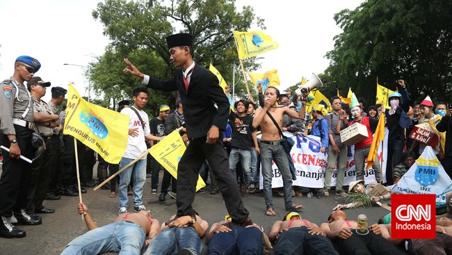 Fraksi PDI Perjuangan melihat rencana untuk menggunakan hak angket DPR RI sebagai bentuk kekecewaan dan kepanikan sesaat.