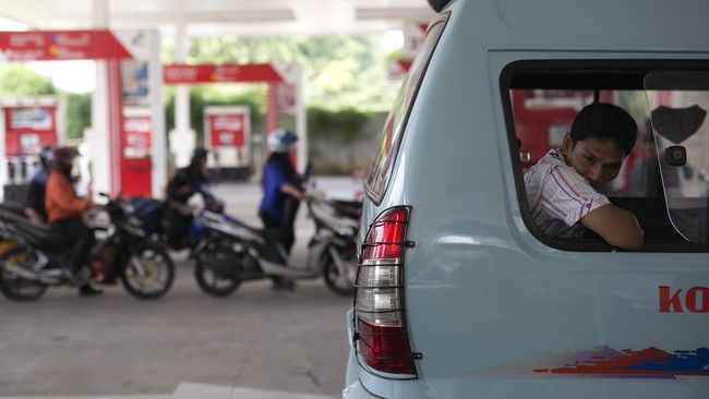 Pete Shen memanfaatkan Sanborn and Market Gas di Salinas, California sebagai sebuah penginapan unik di pom bensin.