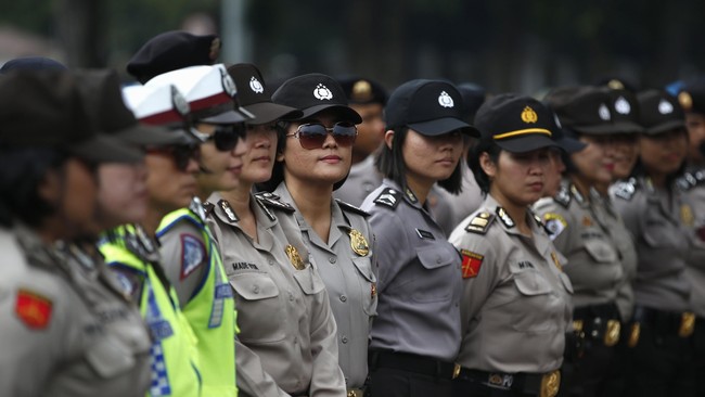 Fase tes keperawanan dalam seleksi anggota Polwan dilakukan sebagai bentuk pembuktian kualitas calon polisi wanita. Tes ini wajib diikuti oleh setiap calon.