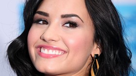 Interpretasi Album Baru, Demi Lovato Telanjang di Vanity Fair
