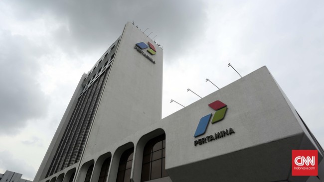 Pengangkatan keduanya dilatarbelakangi restrukturisasi organisasi Pertamina melalui perubahan nomenklatur Direksi bulan Oktober lalu.