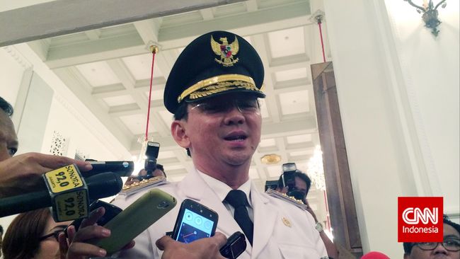 Ahok: Saya Bangga Jadi Kafir Yang Penting Tidak Korupsi Gubernur DKI Jakarta, Basuki Tjahaja Purnama, menganggap selalu ada saja riak perlawanan dan fitnah-fitnah yang ditujukan kepadanya terkait program kerjanya.