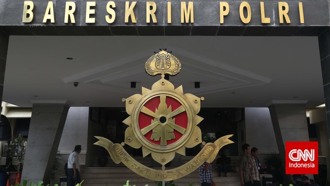 Bareskrim Polri menetapkan full dua tersangka Tindak Pidana Pencucian Uang dari hasil tindak pidana situs judi online yang dialihkan menjadi Hotel Aruss.