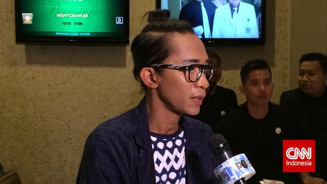 Tak tanggung-tanggung, pada 2015 mendatang, Aming siap melakoni tujuh judul film sekaligus menjajal bakat lain sebagai sutradara.