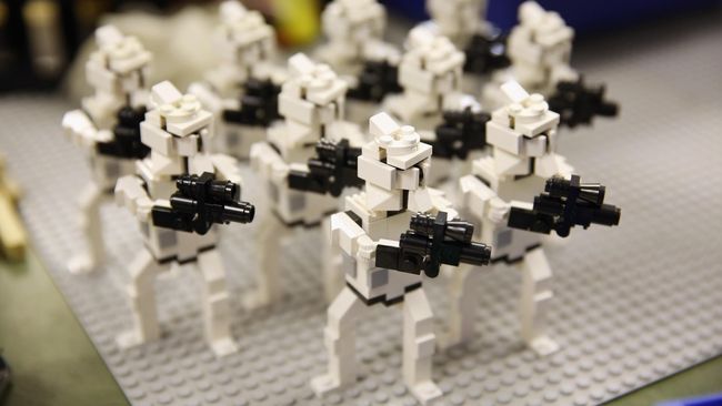 Semula R2-D2 direncanakan jadi pemeran utama Lego Movie, tapi urung karena terganjal perizinan. Mungkinkah di sekuelnya nanti?