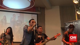 Judika Umbar Intimasi di Konser Tunggalnya