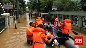Banjir Jakarta, Tim SAR Jakarta Evakuasi 200 Warga