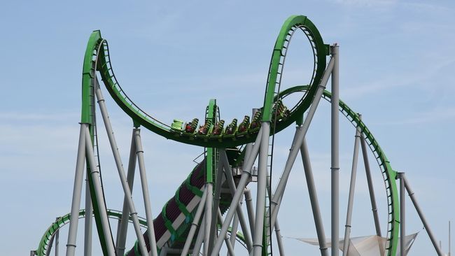 Seorang kakek sudah naik wahana penguji adrenalin, roller coaster sampai 12.000 kali.