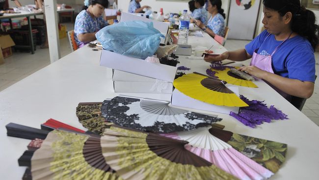 Industri Pengolahan Cuma Serap 17,48 Juta Pekerja per Agustus Penyerapan tenaga kerja industri pengolahan hanya 17,48 juta per Agustus 2020, turun 7,65 persen dari periode yang sama tahun lalu.