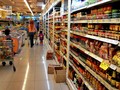 Menkes Tetapkan PSBB di DKI, Tak Ada 'Panic Buying' di Ritel
