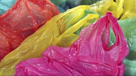 Asosiasi Ritel Patok Harga Kantong Plastik Rp200