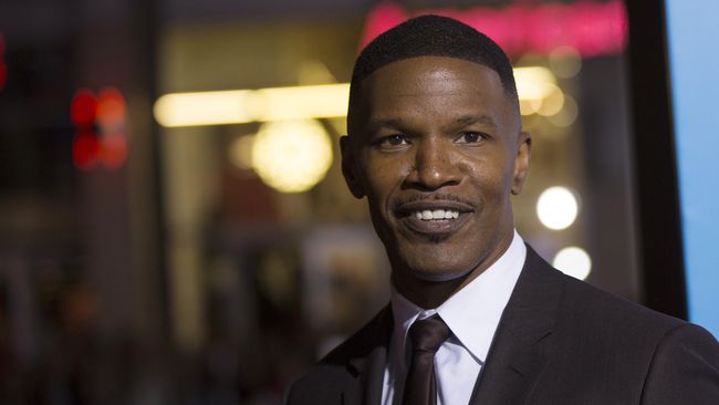 Tidak banyak yang tahu bahwa Jamie Foxx adalah nama panggung. Nama aslinya Eric Marlon Bishop, dan internet terkejut saat mengetahuinya.