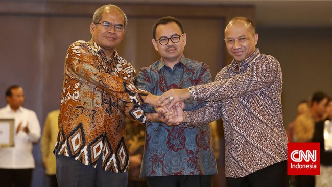  SKK Migas siap untuk menyerahkan seluruh kewenangan restrukturasi kepada pemerintah jika statusnya diubah menjadi BUMN. 