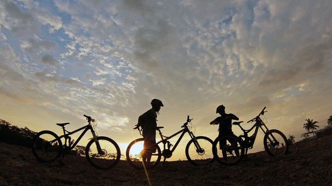 KM 0 Sentul saat ini sedang menjadi destinasi gowes idaman para pesepeda di Jakarta dan sekitarnya.