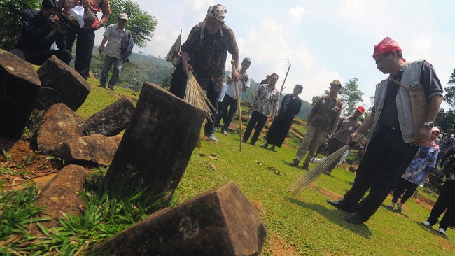 Pemerintah Provinsi Jawa Barat berencana menertibkan bangunan tanpa izin di Kawasan Bandung Utara (KBU). 