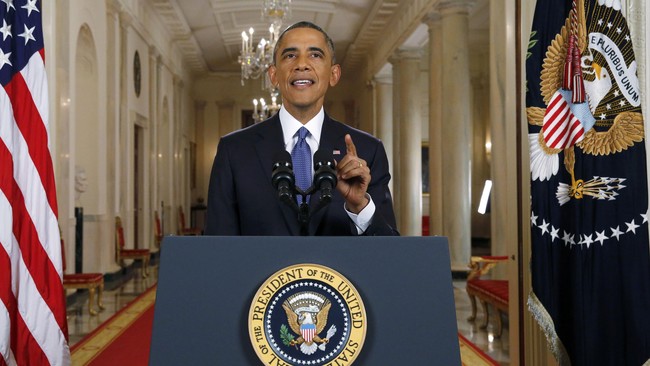 Obama mengambil momen ketika acara Latin Grammys untuk mengumumkan rencananya untuk merombak UU Imigrasi AS yang baru.