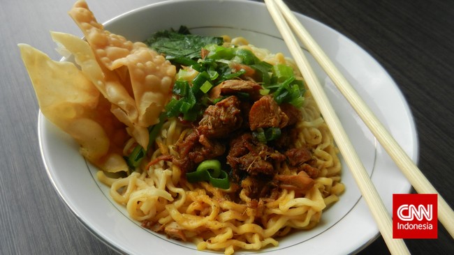 Cara membuat mie ayam jamur yang enak dapat Anda buat sendiri di rumah dengan cara yang mudah dan praktis. Simak bahan dan caranya!