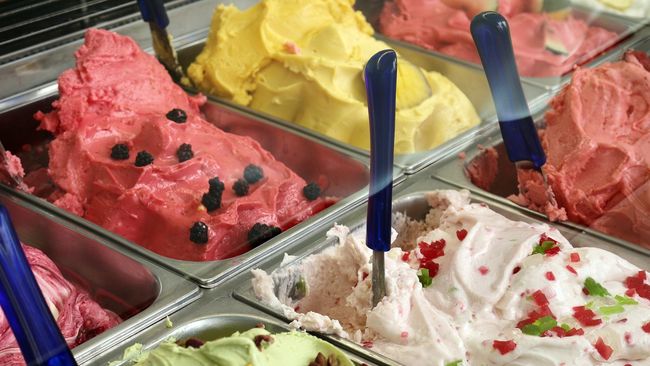 Di balik manis dan segarnya es krim, terdapat sejumlah efek samping terlalu banyak makan es krim yang menghantui.