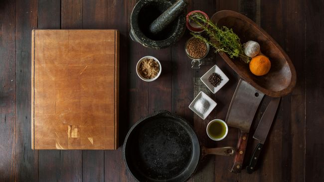 Trik Sederhana Meredam Percikan Minyak Panas Saat Menggoreng