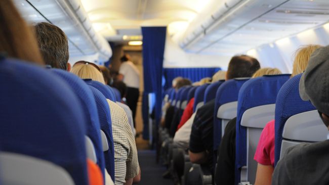 Teranyar, ada penumpang WNI yang mabuk lalu bikin onar di penerbangan Turkish Airlines hingga melukai awak kabin, sehingga pesawat harus mendarat darurat.