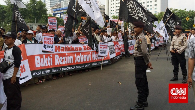 ISIS dinilai oleh Hizbut Tahrir Indonesia telah menimbulkan ketakutan dan rasa horor bagi umat Islam.