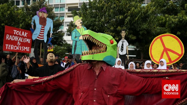 Cendekiawan Alwi Shihab menyebut kelompok radikal kerap menganggap remeh ulama Indonesia, sehingga lebih suka dengan ulama Timur Tengah