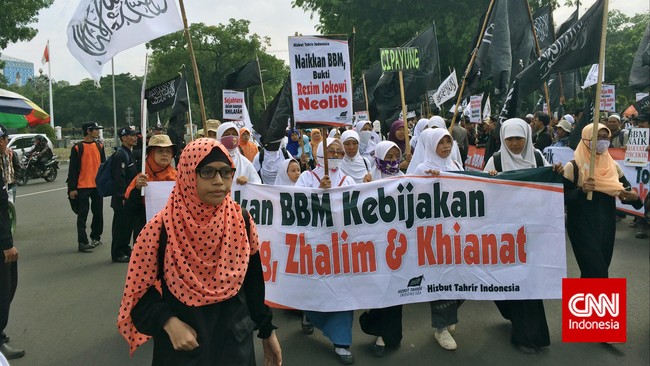 HTI menilai kenaikan&nbsp;harga BBM adalah bentuk liberalisasi sektor hilir BBM.&nbsp;Rakyat&nbsp;dibuat sengsara karena kenaikan harga barang dan jasa.