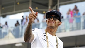 Lewis Hamilton Bisa Jadi Panutan Atlet untuk Menjual Diri